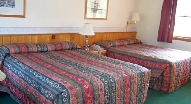 Четырёхместный номер Standard Killington Pico Motor Inn