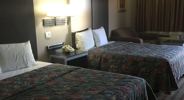 Camelot Inn & Suites Hobby/Gulf Freeway, Rezervovat Hotel Houston Houston