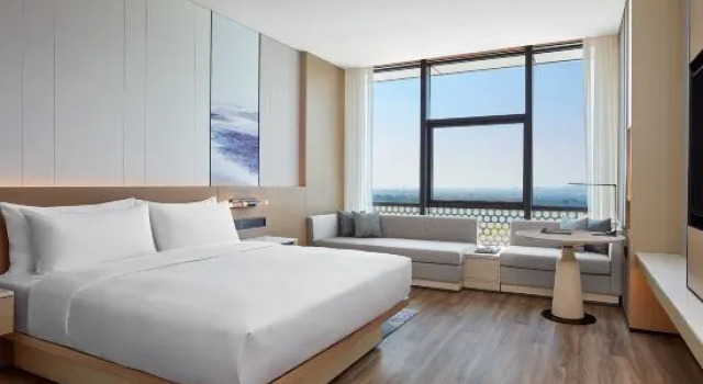 Номер Deluxe Courtyard by Marriott Qinhuangdao