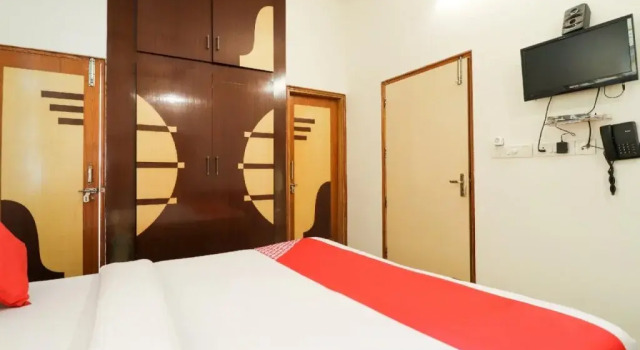 Zaina Guest House by OYO Rooms, Book Pension Roorkee Uttarakhand