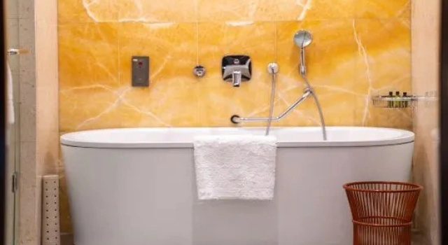 Двухместный люкс Business Huawise Hotel