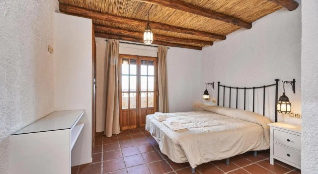 La Almunia de la Alpujarra, Book Hotel Alpujarra de la Sierra 