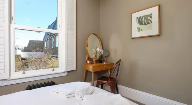 2 Bedroom Flat in Wandsworth Close to Tube Station, Забронировать Отель Отели Англии 3 звезды, 3*