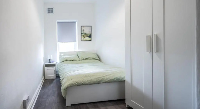 Коттедж с 2 комнатами Modern Spacious 2 br House in Leigh, Free Parking