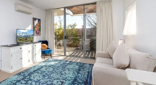 Exquisite Apartment With BBQ and Pool, Near Shops, 预订 公寓 Phillip 新南威尔士