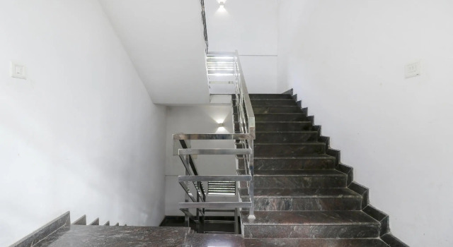 OYO 73602 Hotel White House