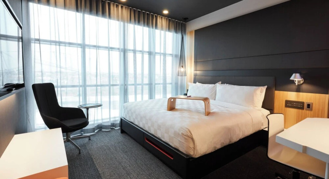 Двухместный номер Standard с видом на реку Alt Hotel Calgary East Village