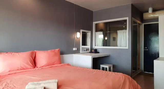 Студия с балконом Chasorn Riverside Resort