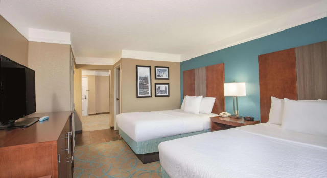 Четырёхместный номер Deluxe La Quinta by Wyndham Elizabethtown