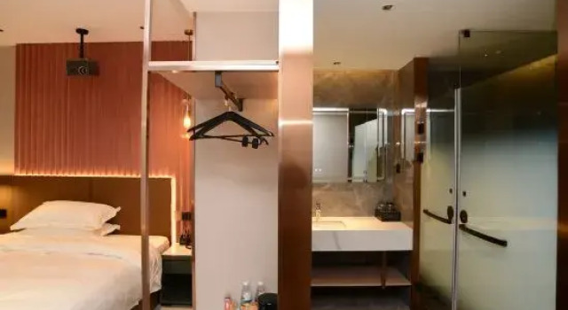 Carlton Movie Hotel, Prenota Hotel Hotel a Huaihua con parcheggio, Parcheggio