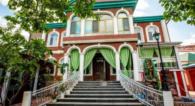 Yining Gonghua Homestay (Kazanqi Folk-custom Tourism Area)