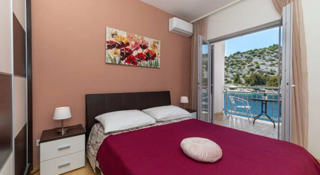 Holiday Home Villa Antonija by Interhome, Buchen Sie Villa Hotels in Gespanschaft Split-Dalmatien mit Pool, Schwimmbad