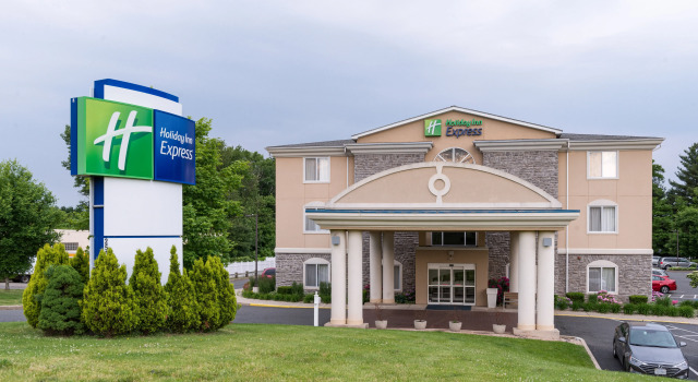 Holiday Inn Express Newington, Rezervați Hotel Hartford Connecticut