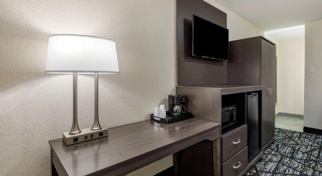 Standard quadruple chambre Quality Inn Cameron