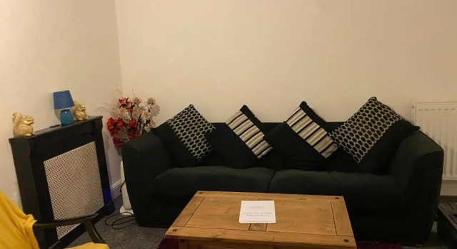 3 bed stylish house Whole house