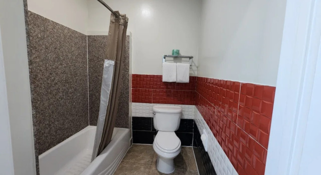 Номер Deluxe Scottish Inn & Suites Sam Houston Parkway