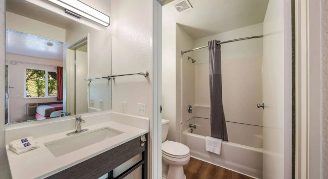 Двухместный люкс Motel 6-Rohnert Park, CA