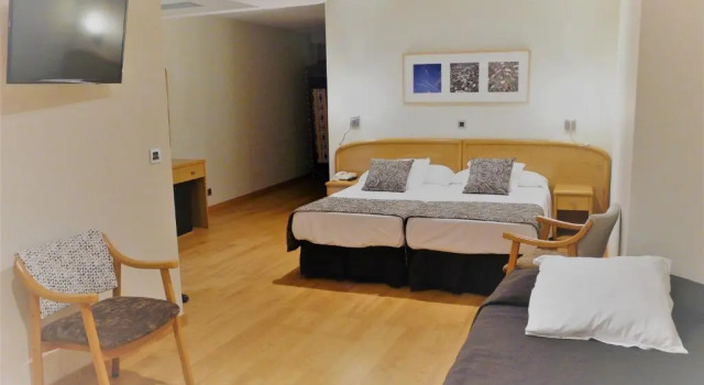 Трёхместный номер Standard Hotel Tanit