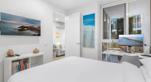 Brighton 1-bed Apartment With Balcony & Parking, Забронировать Апартаменты/квартира Брайтон Мельбурн, рядом с Cabrini Brighton