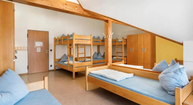 Кровать в общем номере DJH Jugendherberge Oberstdorf-Kornau - Hostel