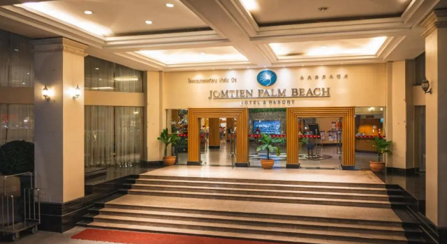 Jomtien Palm Beach Hotel And Resort