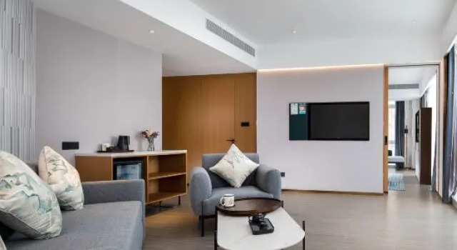 Люкс Executive Huizhou Moment Hotel