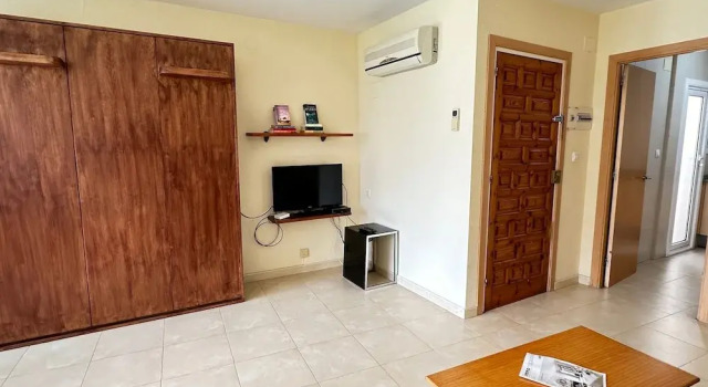 Апартаменты Voramar 3A in Roses With 1 Bedrooms and 1 Bathrooms
