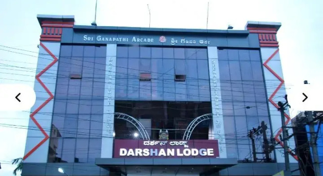 Darshan Lodge, Забронировать Отель Отели штата Карнатаки с парковкой, Парковка