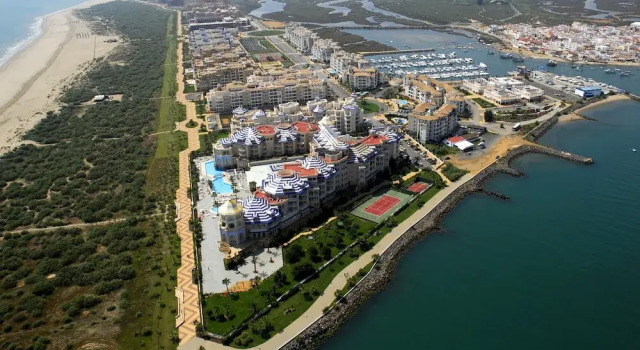 Апартаменты Apartment in Isla Canela for 5
