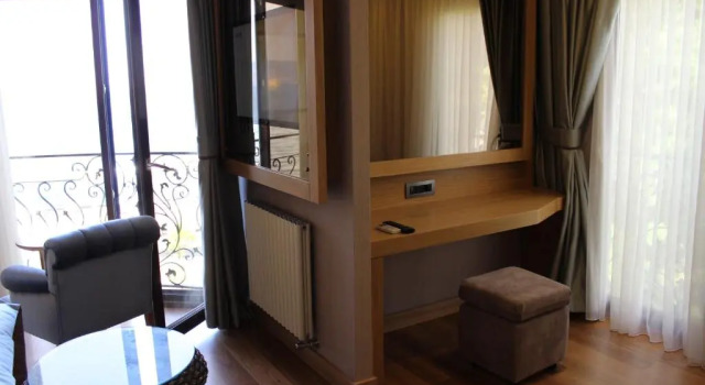Семейный номер Standard с видом на озеро Lale Boutique Hotel