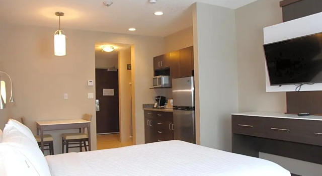 Номер Superior Holiday Inn Express & Suites Cold Lake by IHG