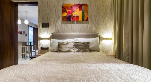 AR Suites Jewels Royale