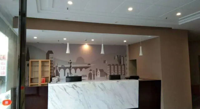 Lijia Express Hotel (Wuhan Jinghe Square Branch)