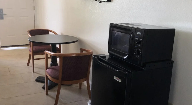 Luksusowy czteroosobowy pokój Clairmont Inn