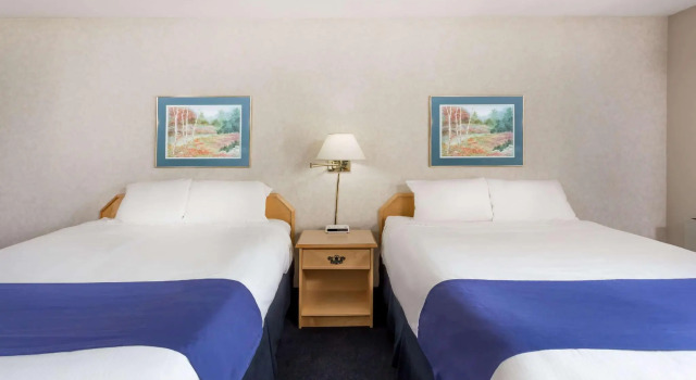 Четырёхместный номер Standard Ramada by Wyndham