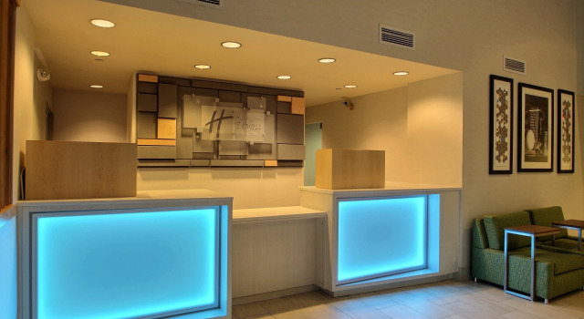 Holiday Inn Express Hotel & Suites Milwaukee Airport, an IHG Hotel, Reserva ahora Hotel Milwaukee 