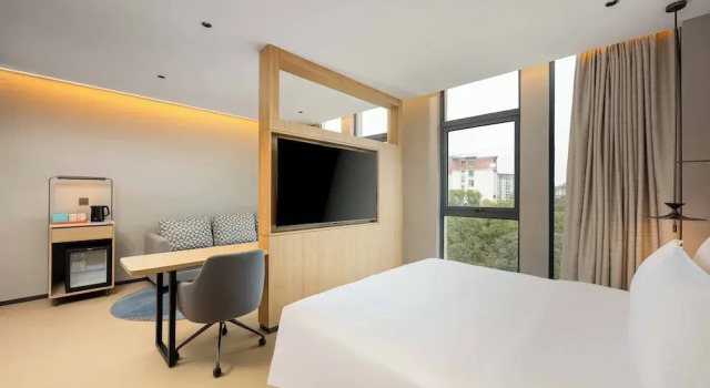 Люкс Holiday Inn Express Shanghai PVG Airport Zhuqiao