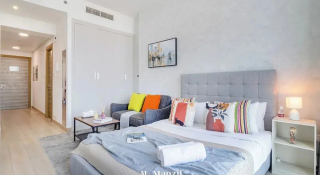 Manzil - Sleek Studio with Pool in JVC
