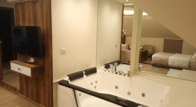Номер Royal Batroun boutique suites