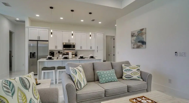 Furnished Lanai & Private Pool: Cape Coral Home