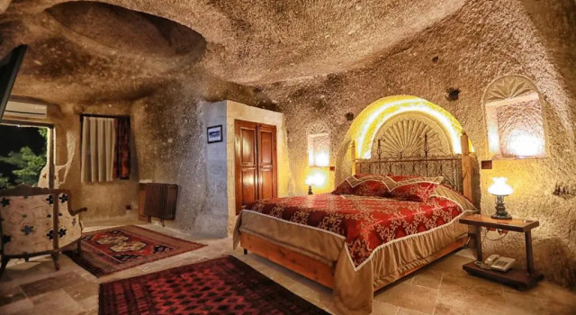 Полулюкс Travellers Cave Hotel