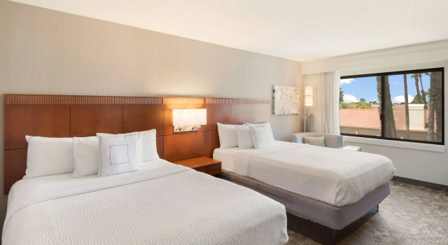 Четырёхместный номер Standard Sonesta Select Huntington Beach Fountain Valley