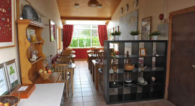 White Lodge B&B, Book Bed and Breakfast Trim Meath