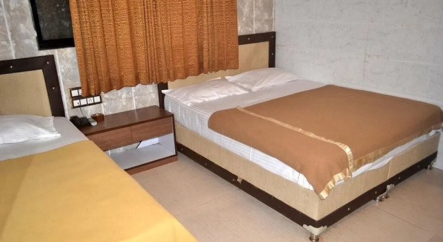 Hotel Rahil Plaza