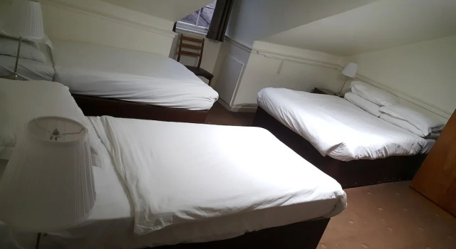 Четырёхместный номер Standard McLays Guest House