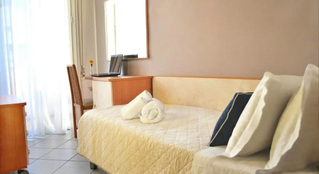 Одноместный номер Standard с балконом Hotel Prestige