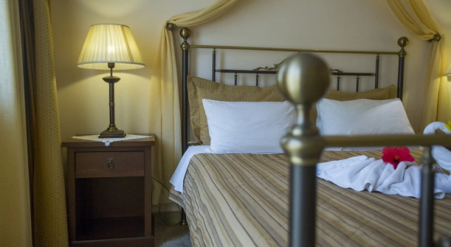 Номер Standard с балконом Anassa Deluxe Suites