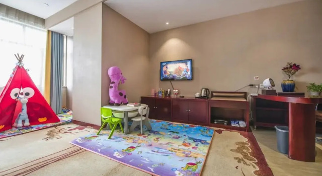 Семейный номер Standard Ming Hua Hotel