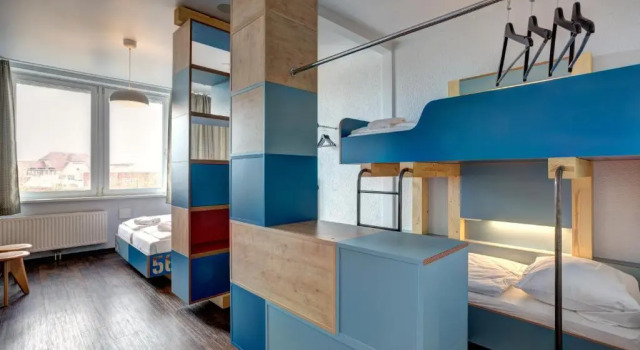 Кровать в общем номере MEININGER Hotel Hamburg City Center