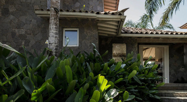 Exuberância & Acesso Direto à Praia da Tartaruga com Uma Vista Única Por Luxury Rentals, Забронировать Отель Tartaruga Бузиус
